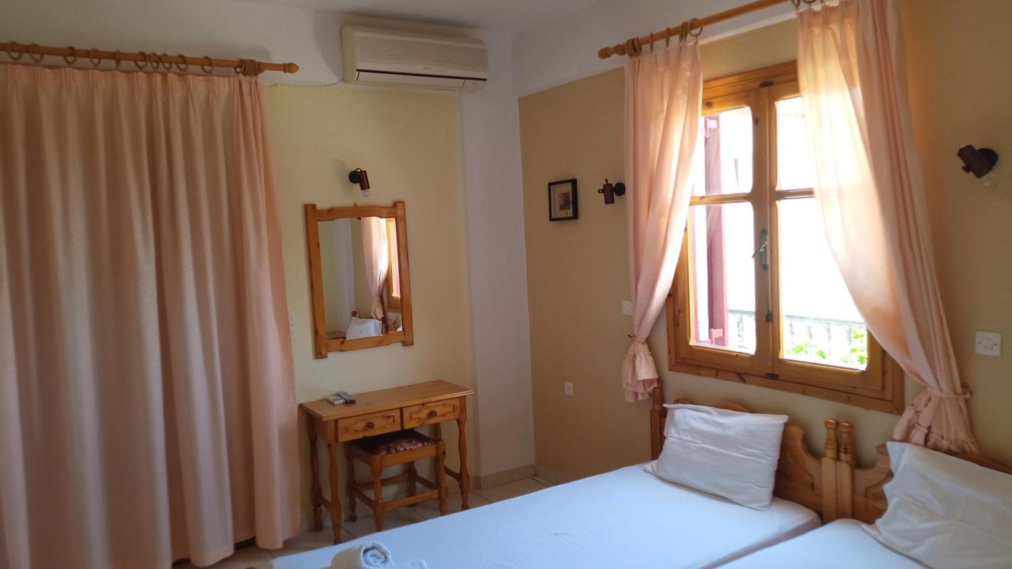 Anessis Cosmos Apart otel Anaxos Oda fotoğraf