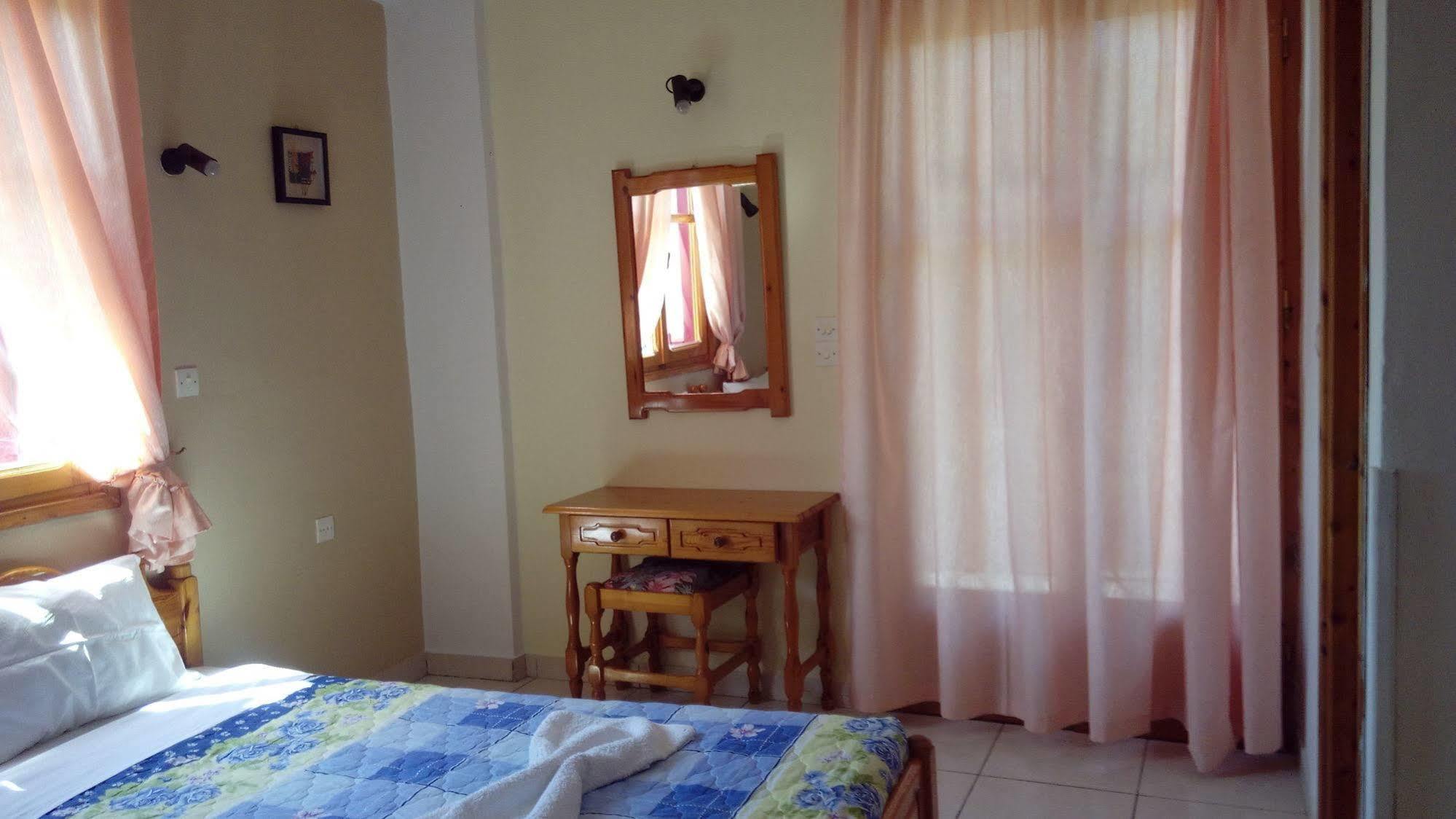 Anessis Cosmos Apart otel Anaxos Dış mekan fotoğraf